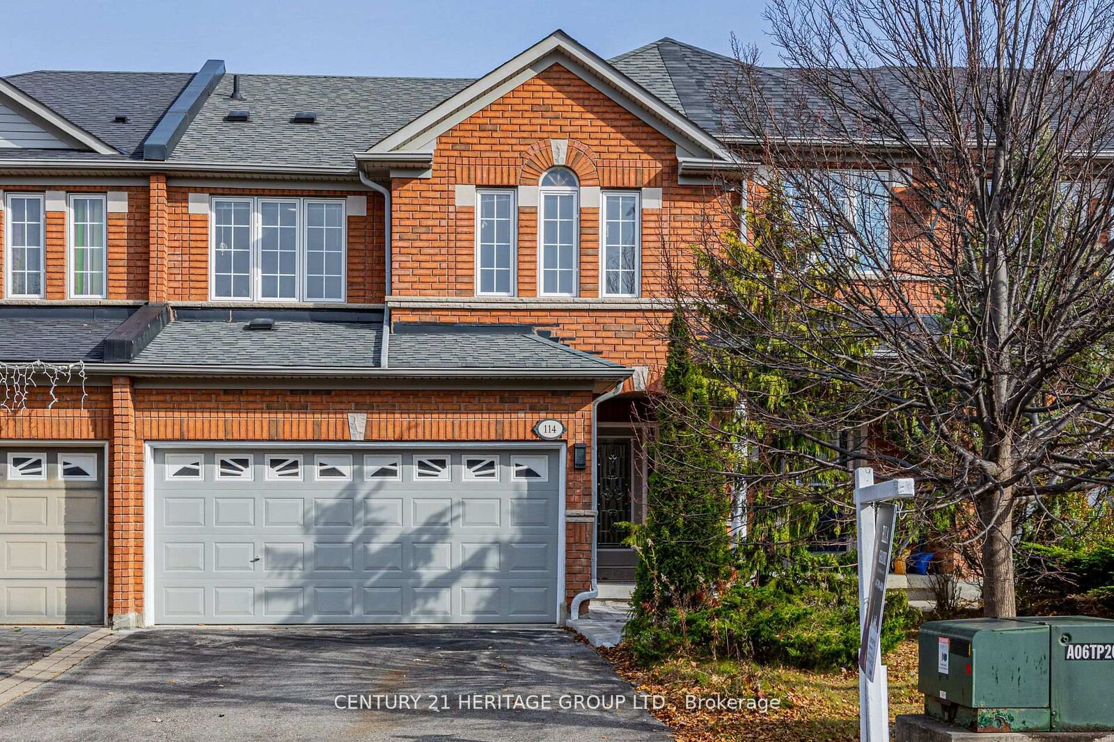 Property Photo:  114 Millcliff Circle  ON L4G 7N9 