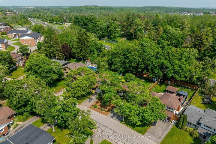Property Photo: 1296 Cartier Boulevard ON K9H 6S1