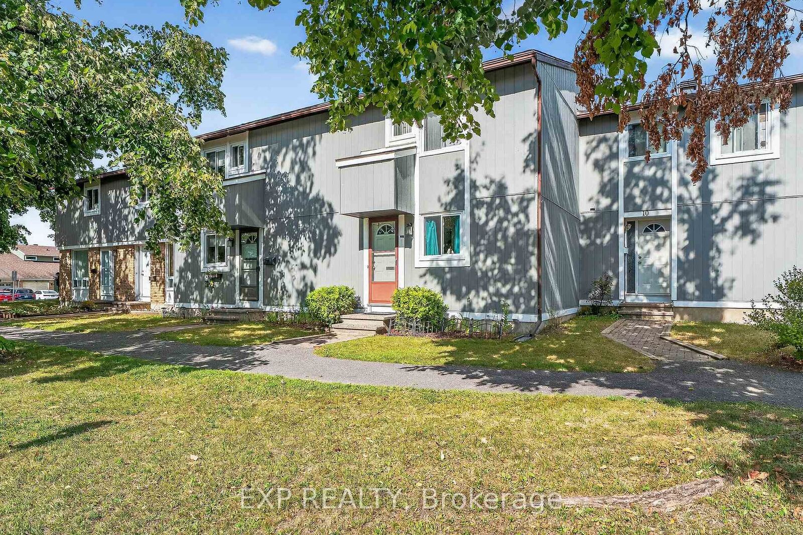 Photo de la propriété:  8 Sherway Drive 81  ON K2J 1N3 