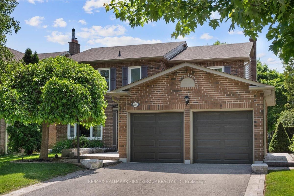 Photo de la propriété: 2098 Liverpool Road ON L1X 1C9