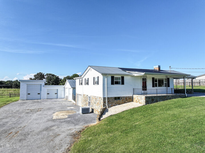 Property Photo: 215 White Sands Rd TN 37743
