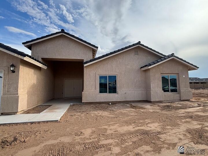 Property Photo: 5679 E 45 St AZ 85365