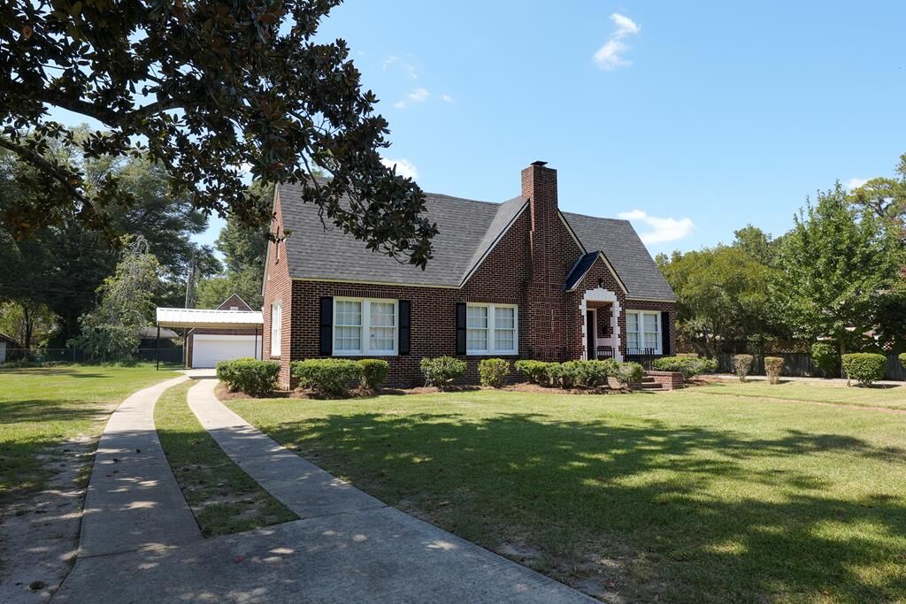 Property Photo:  1107 Davis Street N  GA 31701 