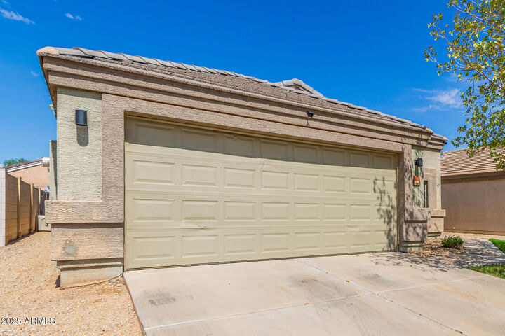 Property Photo: 12814 W Hearn Road AZ 85335