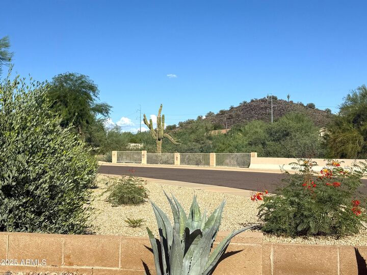 Property Photo: 2160 E Casitas Del Rio Drive AZ 85024