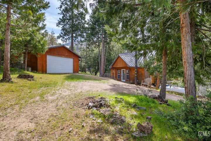 Property Photo:  45985 Ridge Road  CA 93260 