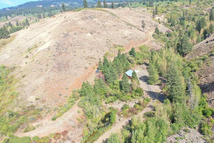 Property Photo:  1420 Goodrich Creek Rd  ID 83612 