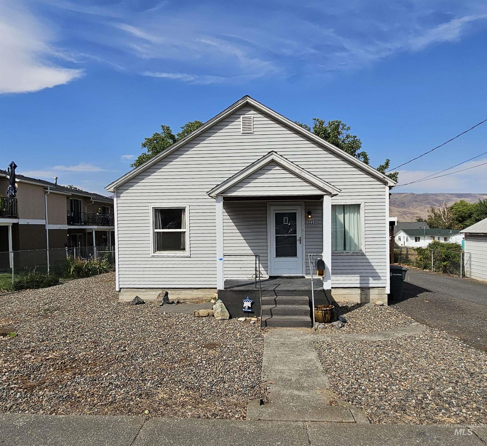 Property Photo: 1220 Highland Ave WA 99403