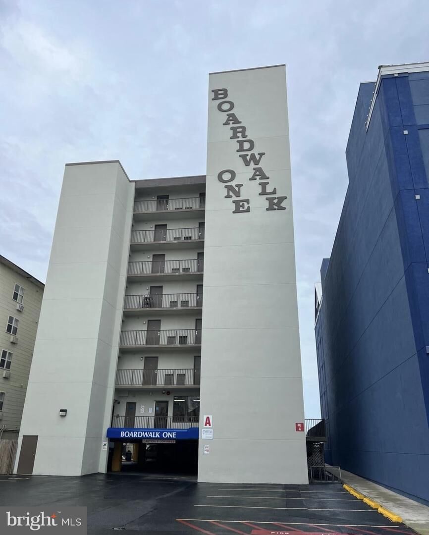 Property Photo:  107 N Atlantic Ave 106 (Week 20)  MD 21842