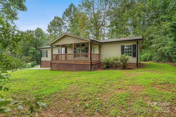 Property Photo:  89 Brookwood Drive  NC 28752 