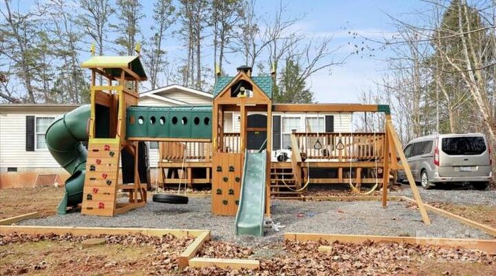 Property Photo: 116 Kings Glen Road NC 28762