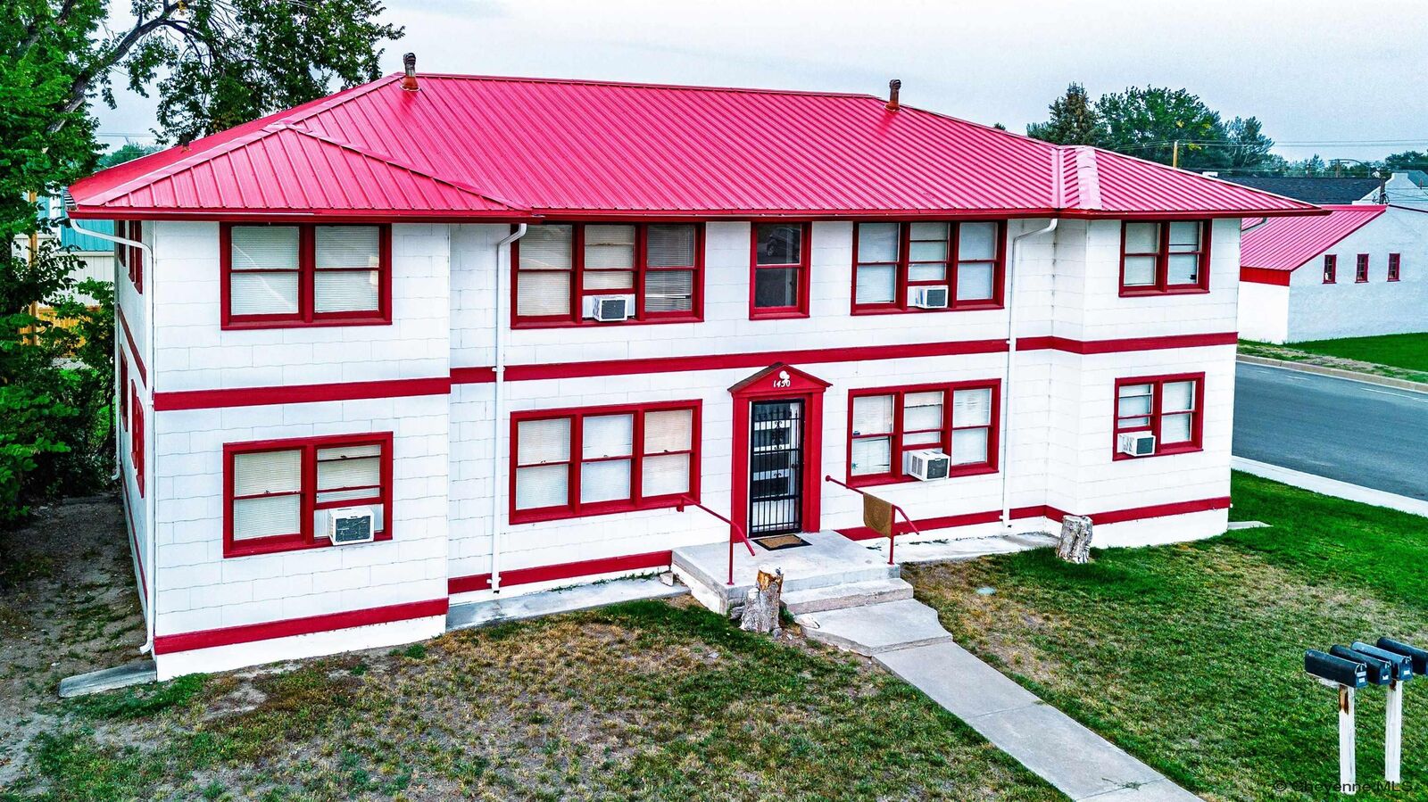 Property Photo: 1450 Johnston St WY 82201