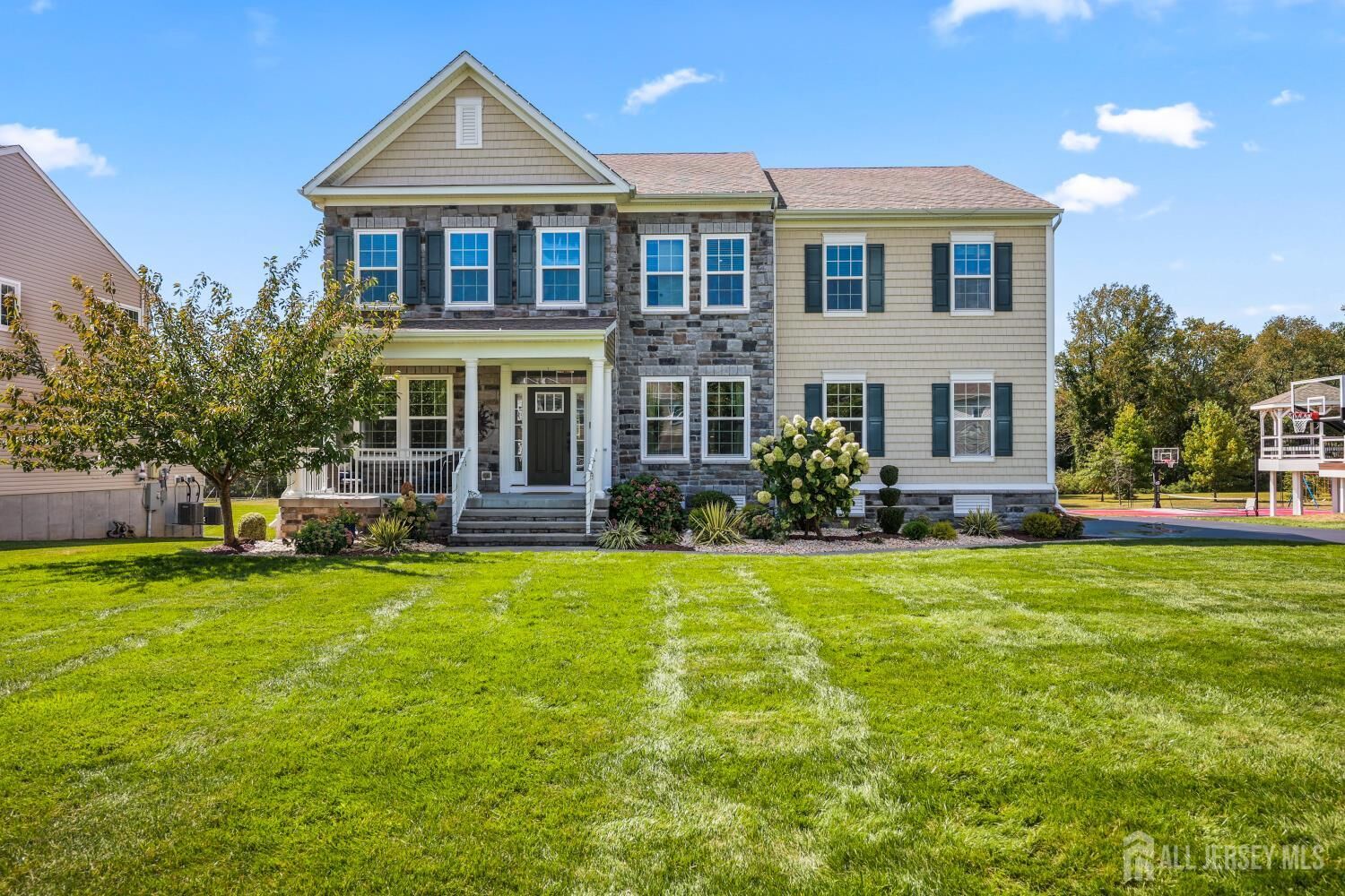 Property Photo:  5 Continental Court  NJ 08831 