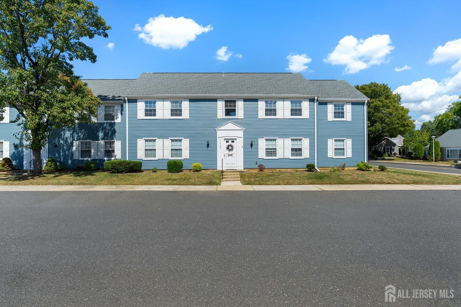 Property Photo:  219 Manchester Lane N  NJ 08831 