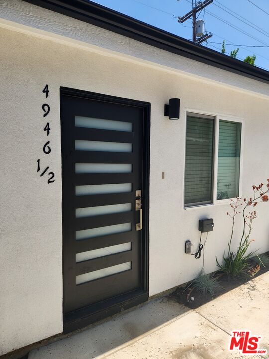 Property Photo: 4946 1/2 S Topanga Blvd CA 91364