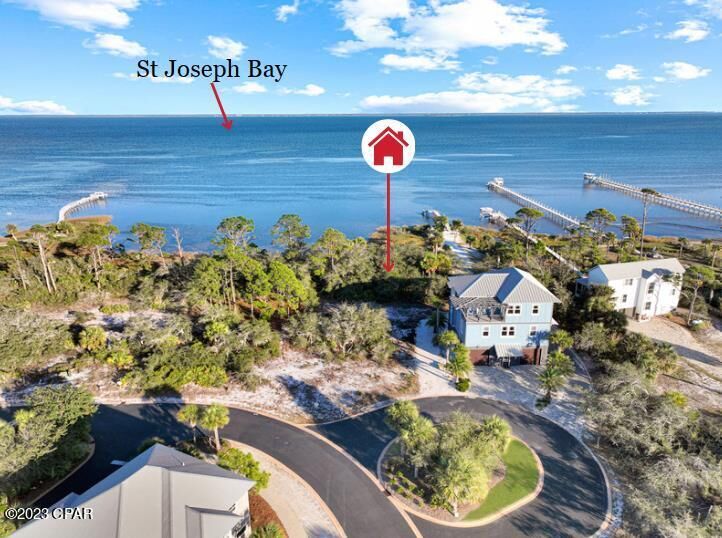 Property Photo: 124 Pinnacle Drive FL 32456