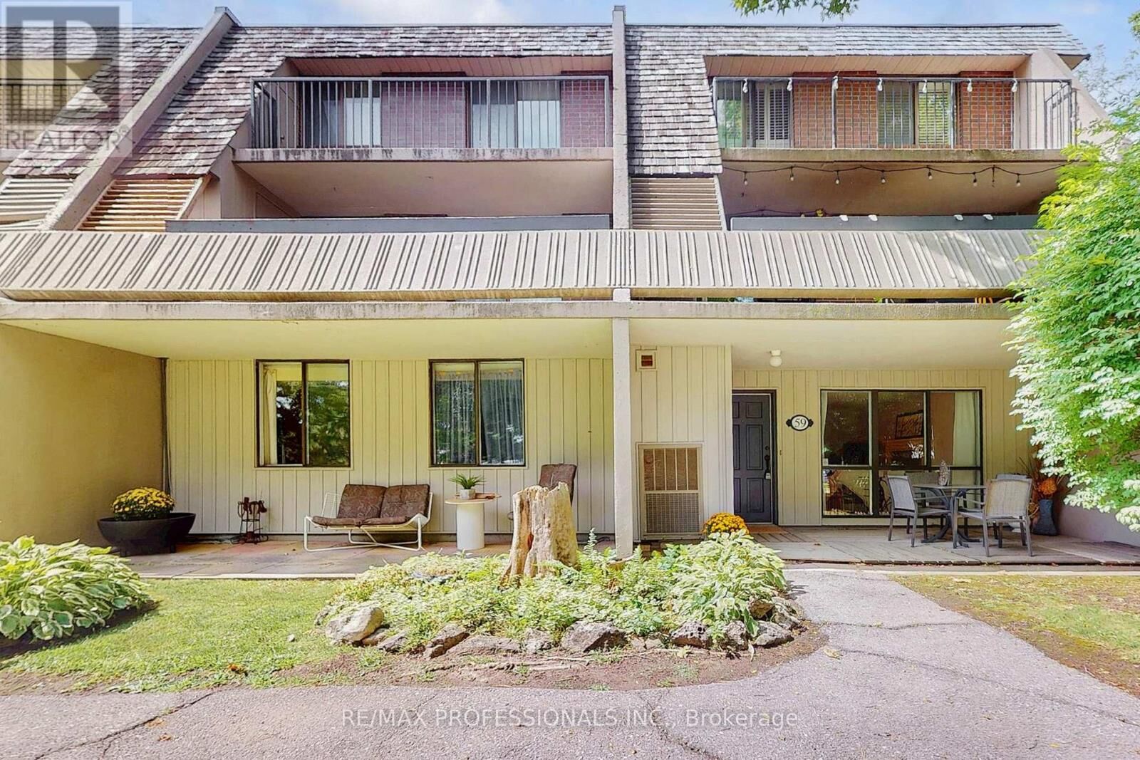 Property Photo: 1330 Mississauga Valley Boulevard 59 ON L5A 3T1