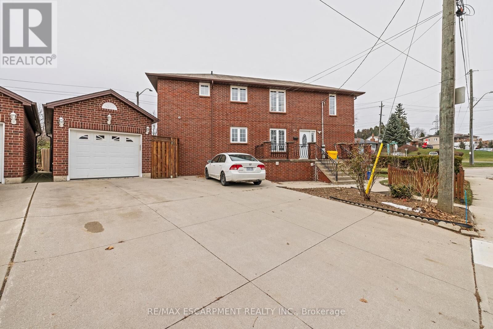Property Photo:  107 Horning Drive  ON L9C 6L2 