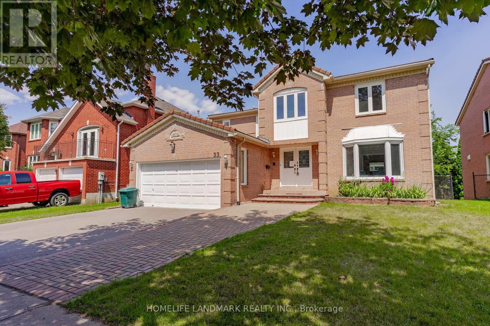 Property Photo:  33 John Stiver Crescent  ON L3R 9B1 
