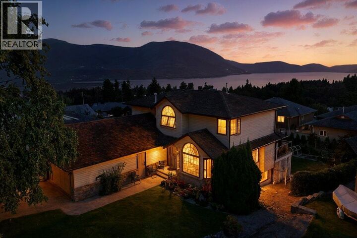 2121 3 Avenue Southeast  Salmon Arm BC V1E 1K1 photo