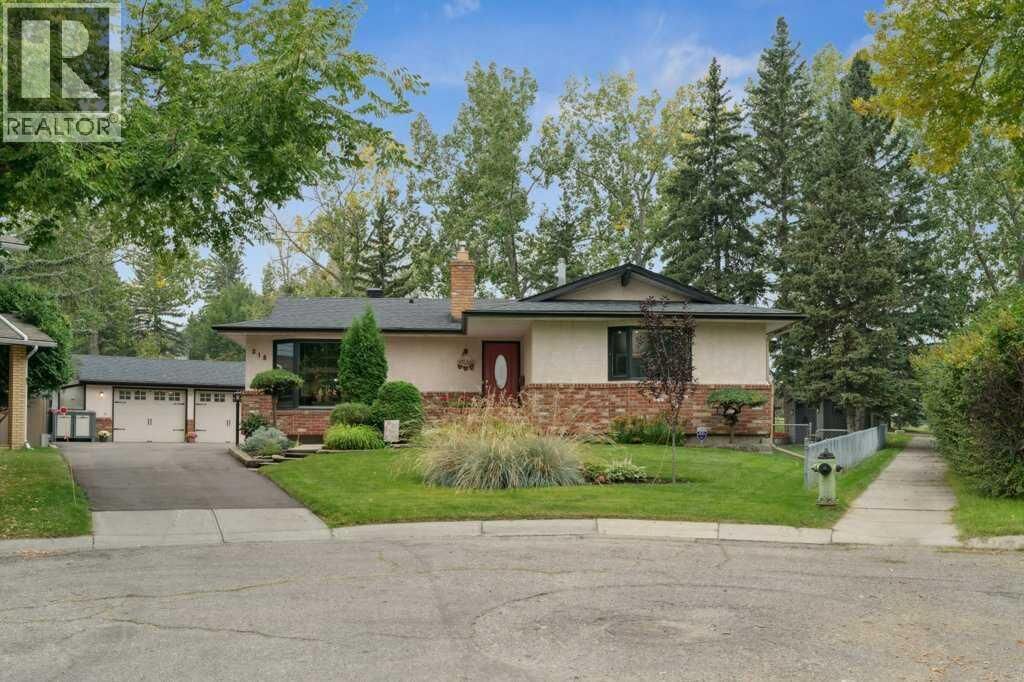 Property Photo:  318 Oakhill Place Southwest  AB T2V 3X5 
