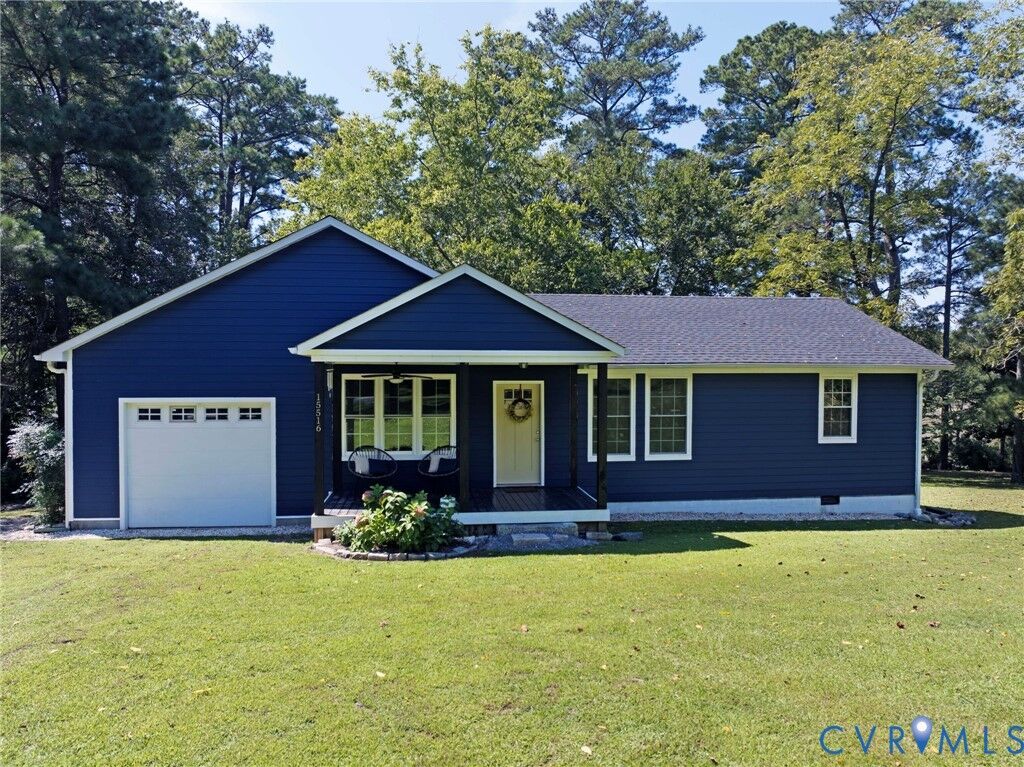 Property Photo: 15516 Gayle Way VA 23314