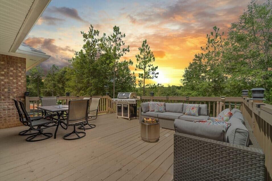 Property Photo: 6101 Walk Along Way FL 32536