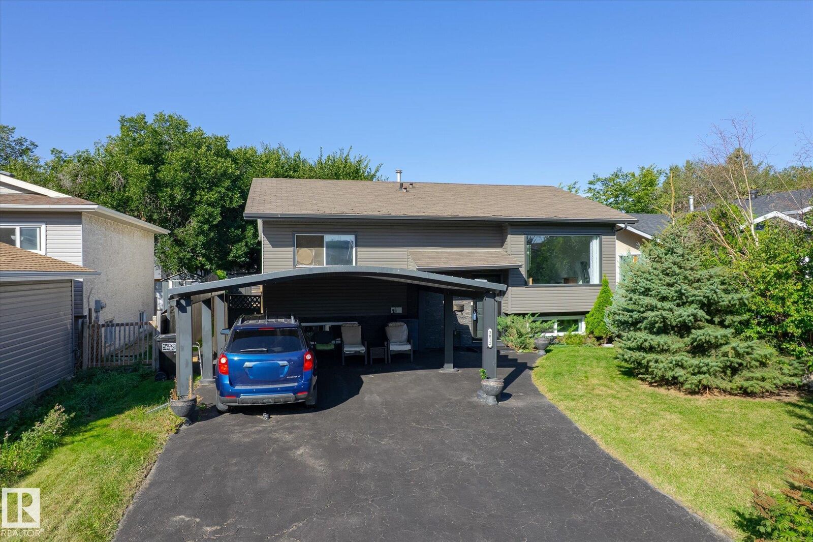 Property Photo: 3012 35 Street NW AB T6L 4N4
