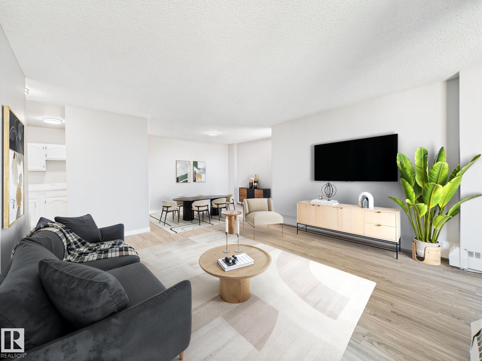 Photo de la propriété:  10145 109 Street NW 810  AB T5J 3M5 
