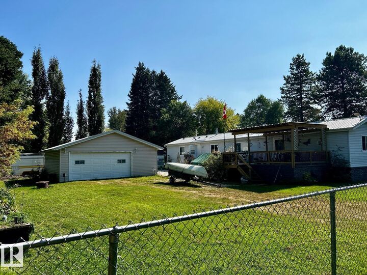 Photo de la propriété: 109 4 Street E AB T0C 0T0