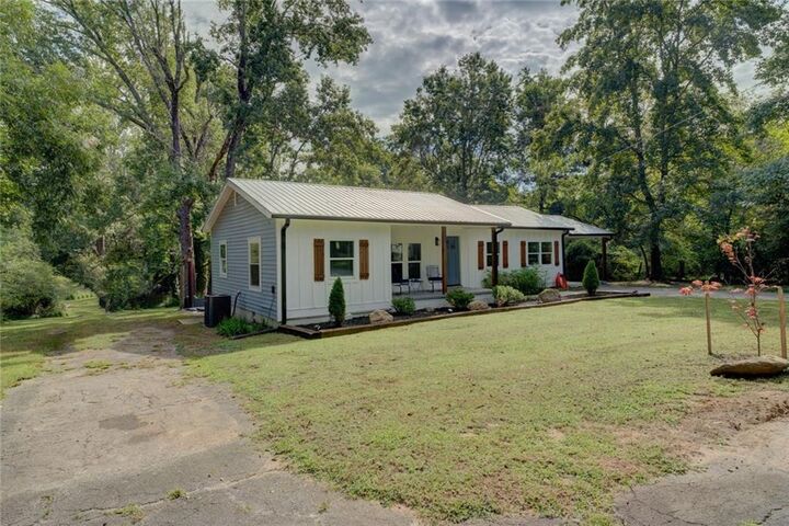 Property Photo:  1107 S Madison Avenue  GA 30655 
