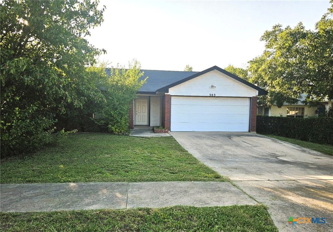 Property Photo: 303 Appaloosa Drive TX 76522