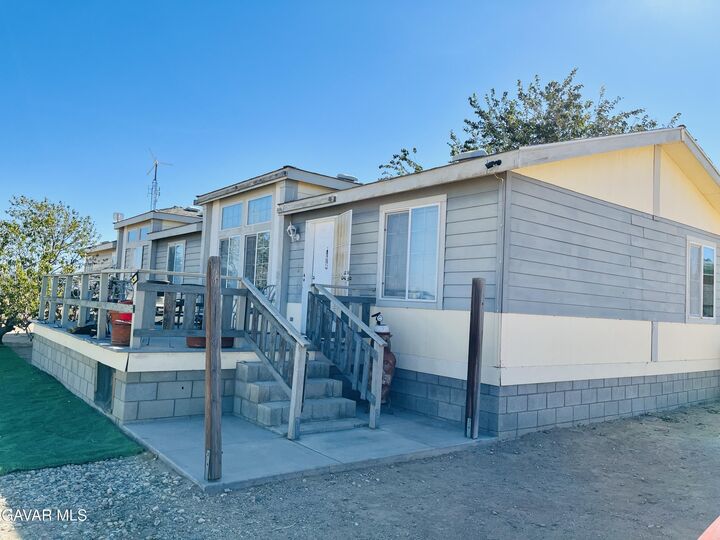 Property Photo: 131 York Street CA 93560