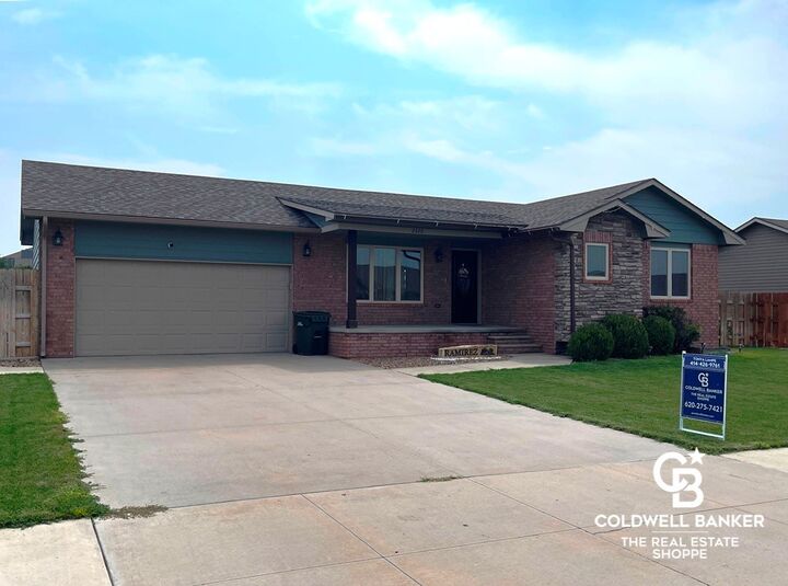 2320 Idlewild Way  Garden City KS 67846 photo