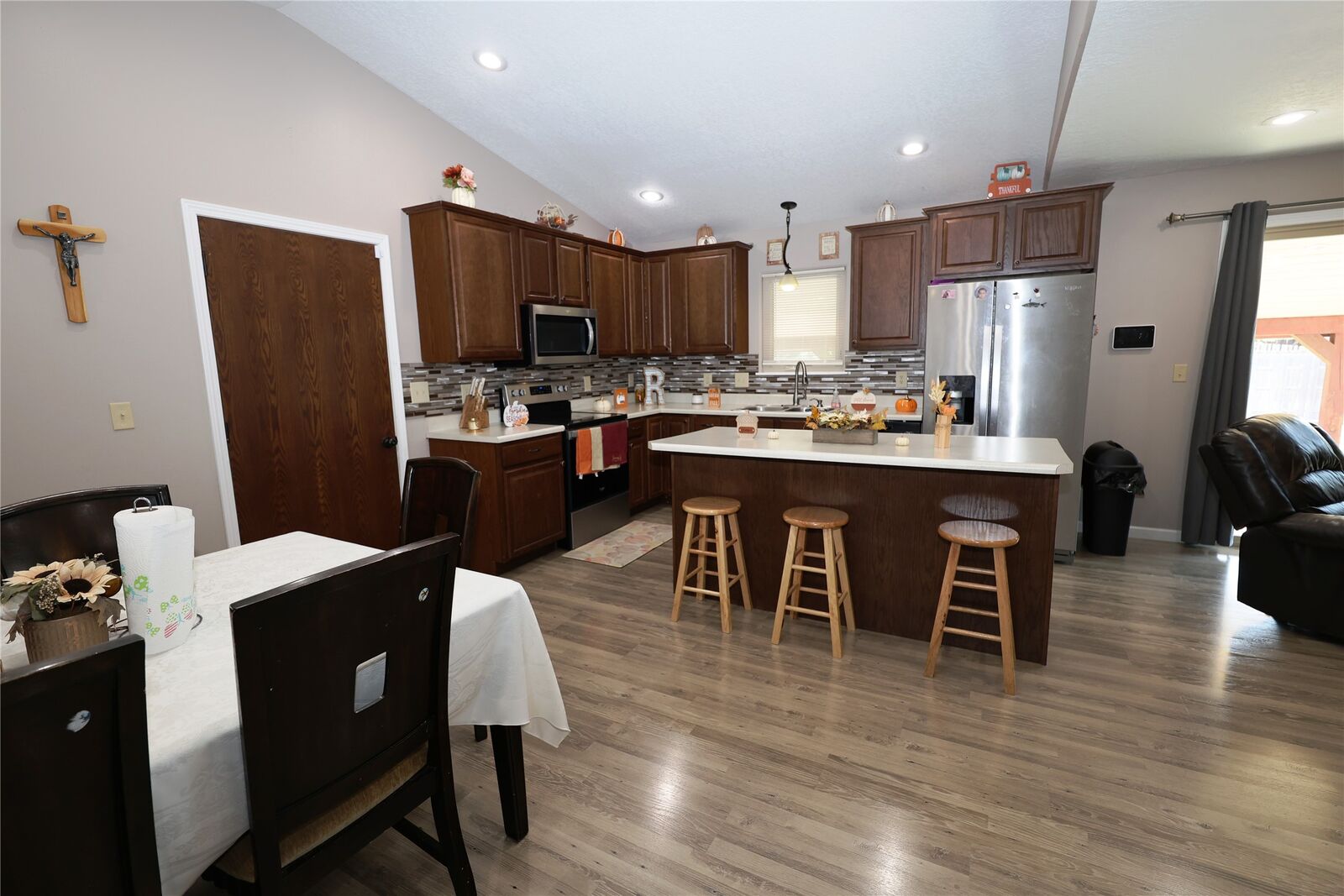 Property Photo:  2320 Idlewild Way  KS 67846 