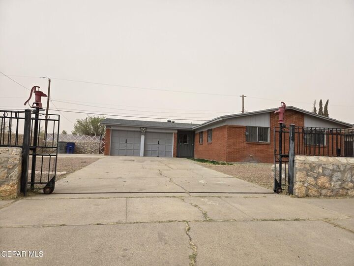 Property Photo:  10301 Bayo Avenue  TX 79925 