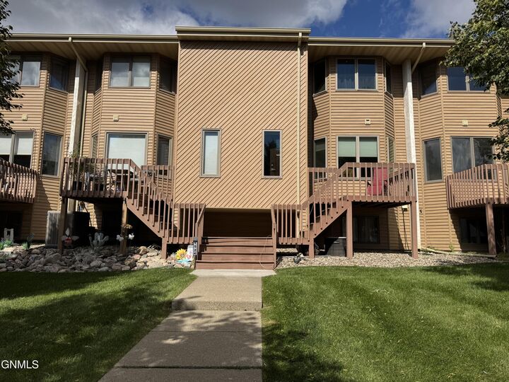 1522 Cimarron Drive  Bismarck ND 58503 photo