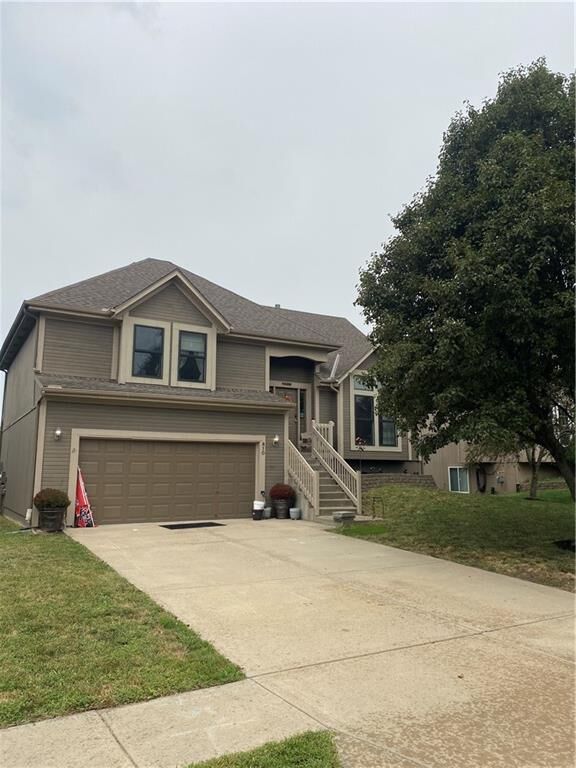 Property Photo:  810 N Spruce Street  KS 66030 