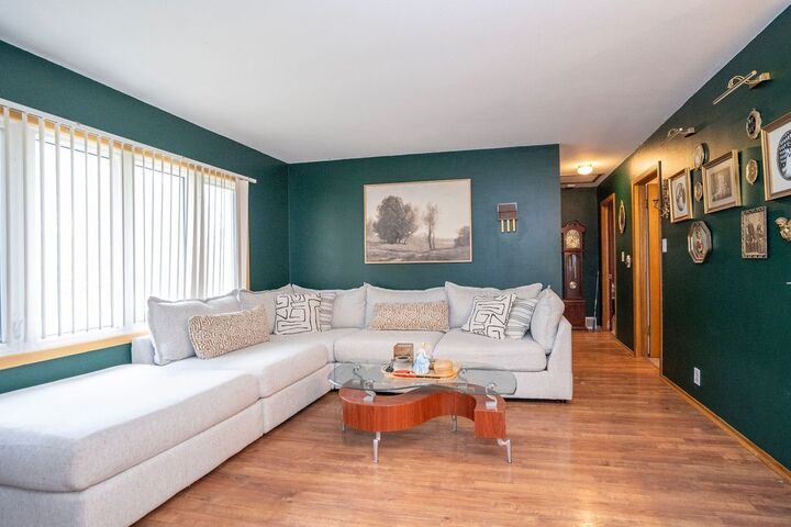 Property Photo: 611 Garland Drive IA 50158