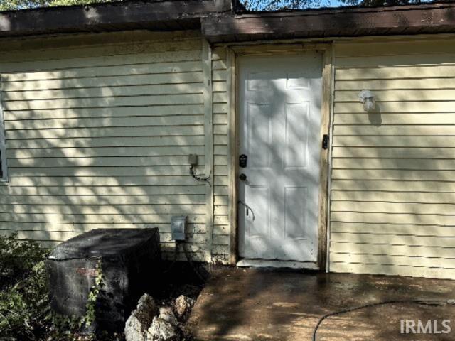 Property Photo: 704 W School Street IN 47649