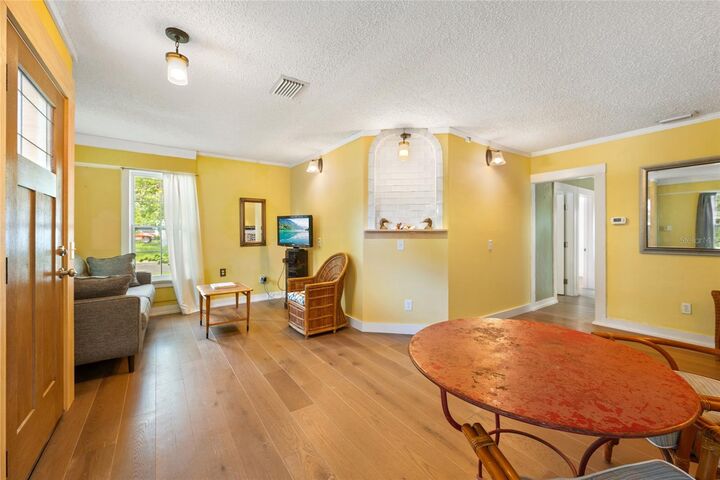 Property Photo: 5300 7th Avenue N FL 33710