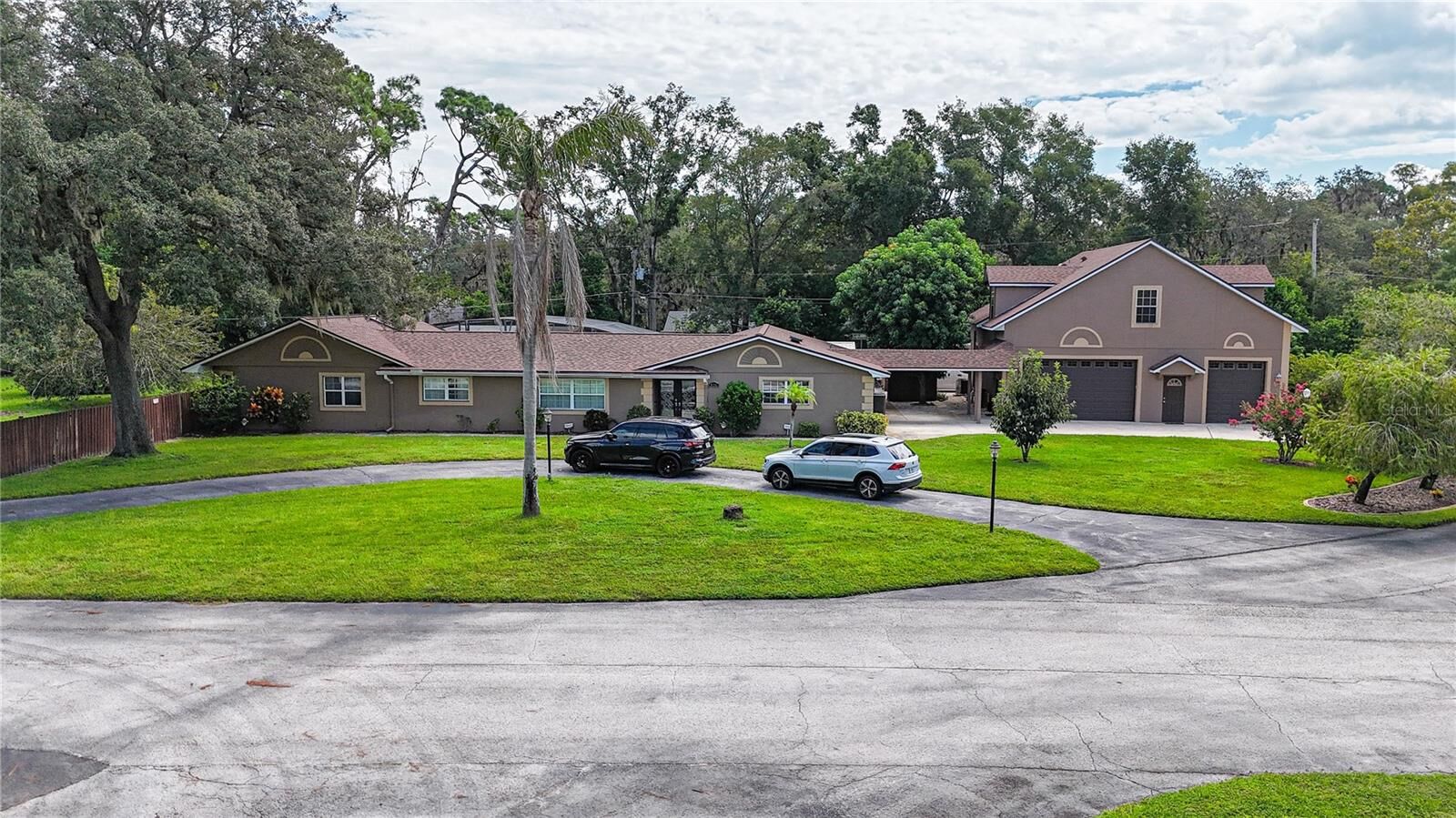 Property Photo:  321 Kingsbury Avenue  FL 32771 