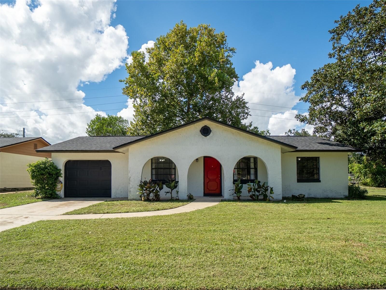 Property Photo:  998 Field Street  FL 32765 