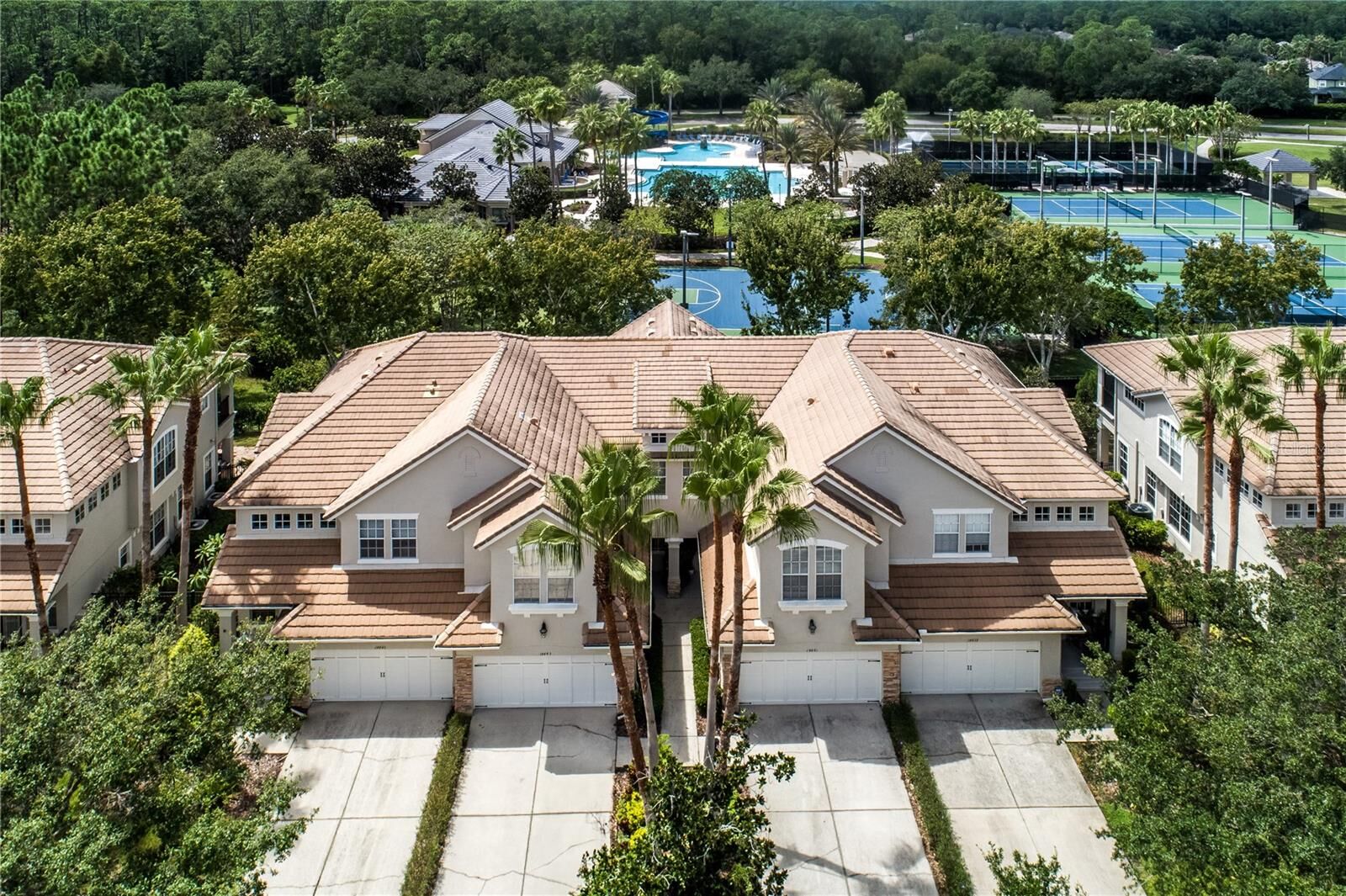 Property Photo: 14441 Mirabelle Vista Circle FL 33626
