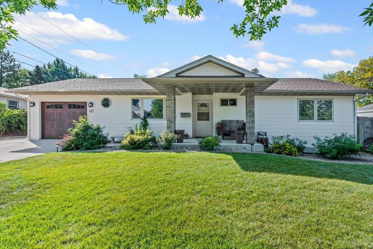 Property Photo: 227 E Michigan Street SD 57783