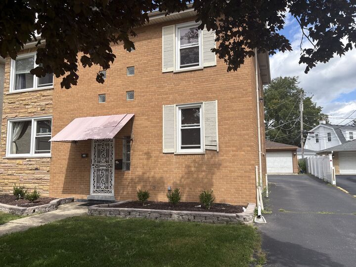 Property Photo: 751 N Northwest Highway N IL 60068