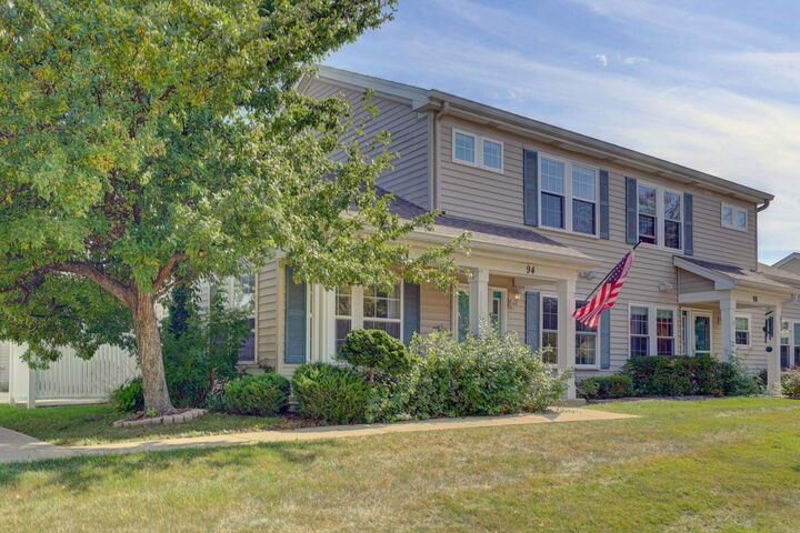 Property Photo: 94 Waterbury Circle IL 60543