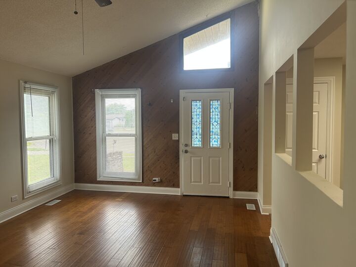 Property Photo: 718 Michigan Avenue 718 IL 60177