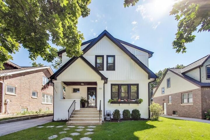 105 S Mitchell Avenue  Arlington Heights IL 60005 photo