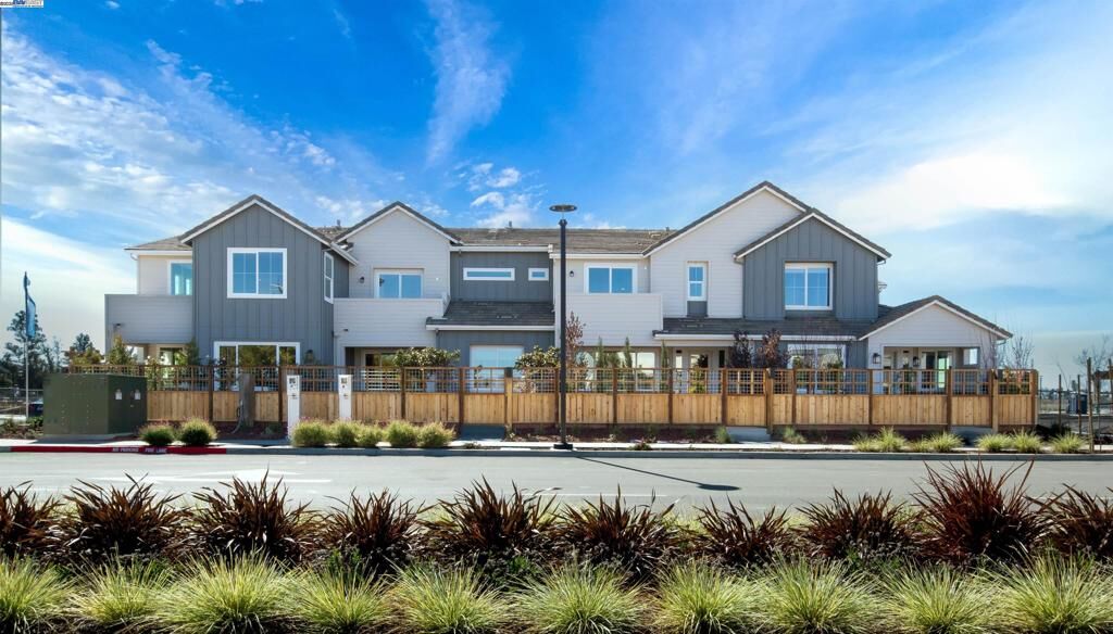 Property Photo: 153 Compass Drive 2101 CA 94558